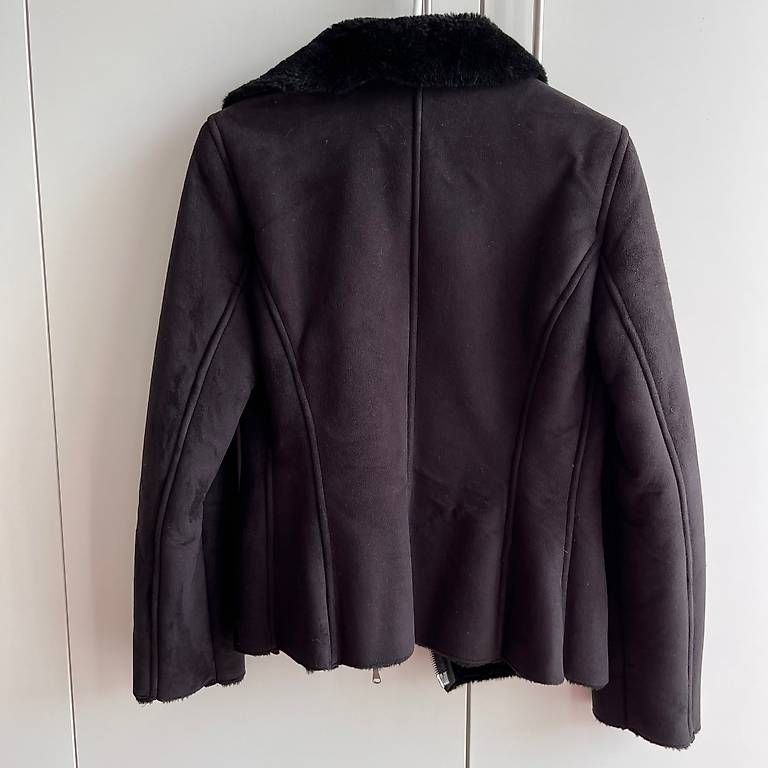 Vestes: schwarze Winterjacke Frauen – D'occasion à Niederwangen BE par mcp_l62p 1