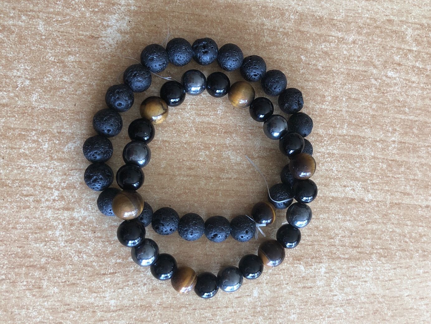 Minerali & Pietre curative: Chakra Armbändeli Naurstein Hämatit und Vulkanstein – Usato da Fraubrunnen venduto da MarvinNr42