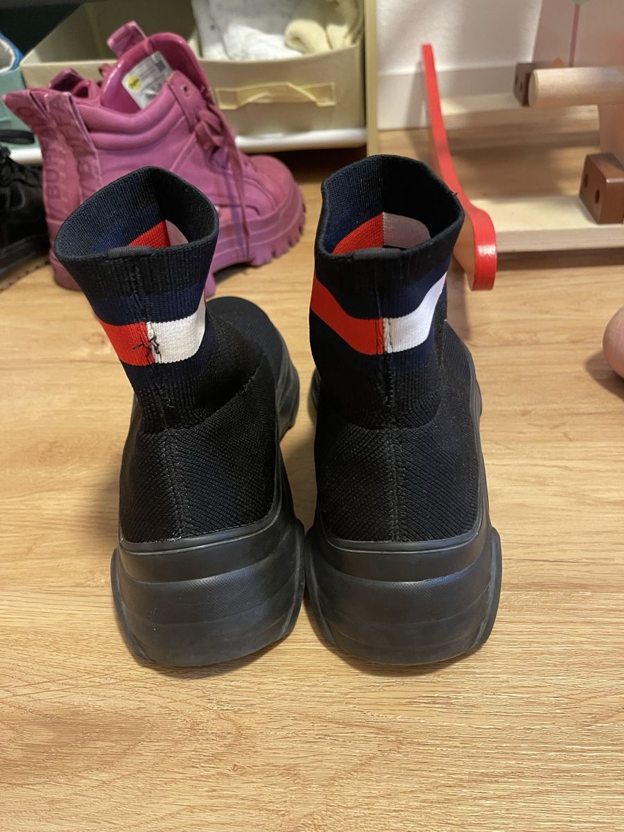 Tommy Hilfiger Scarpe da donna: Tommy Jeans Sock Booties - Size 39 - – Usato da Wattwil venduto da mkt_s2l5 5