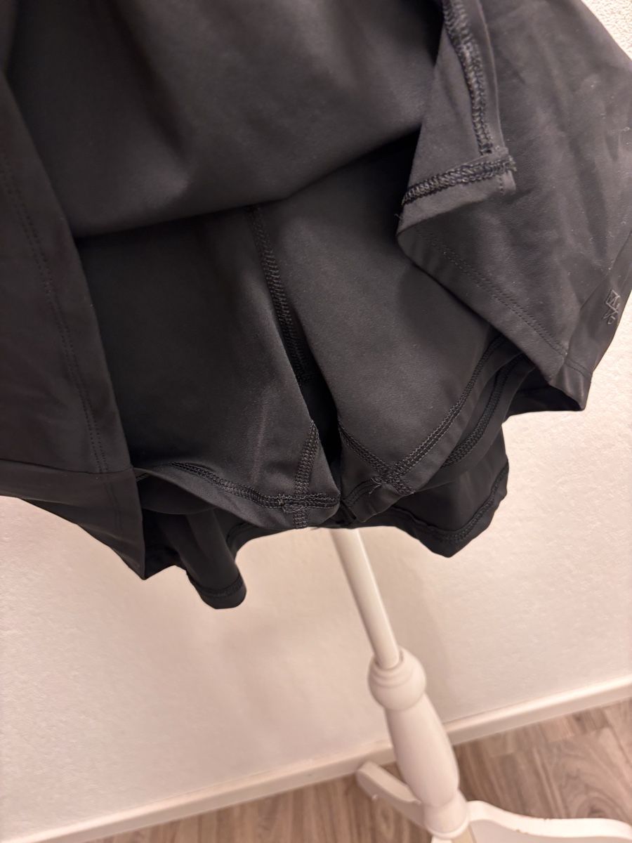 H&M Vestiti: Herziger Sportrock mit Tights  Gr M – Nuovo (secondo la descrizione) da Gossau SG venduto da Swisslady25 2