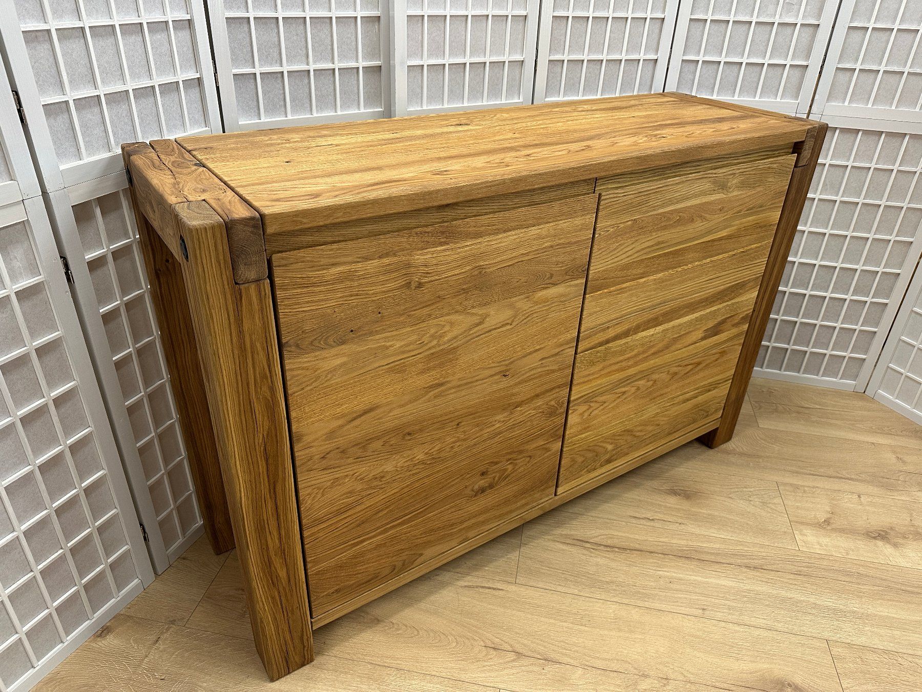 Cassettiere: Kommode Sideboard WOODSTOCK Eiche massiv 140 x 90 cm – Nuovo (secondo la descrizione) da Unterentfelden venduto da moebelrufli 2