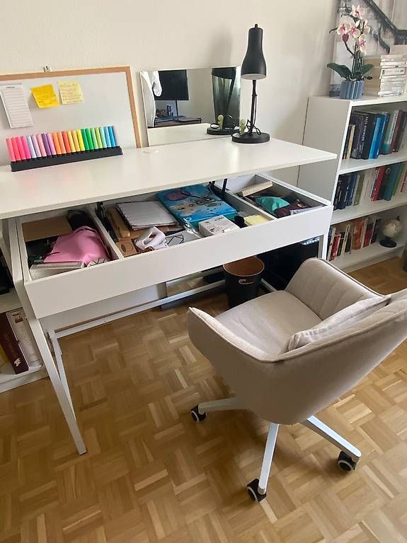 Scrivanie: Bureau et chaise en parfait état  – Usato da Lausanne venduto da mar_55jn 1