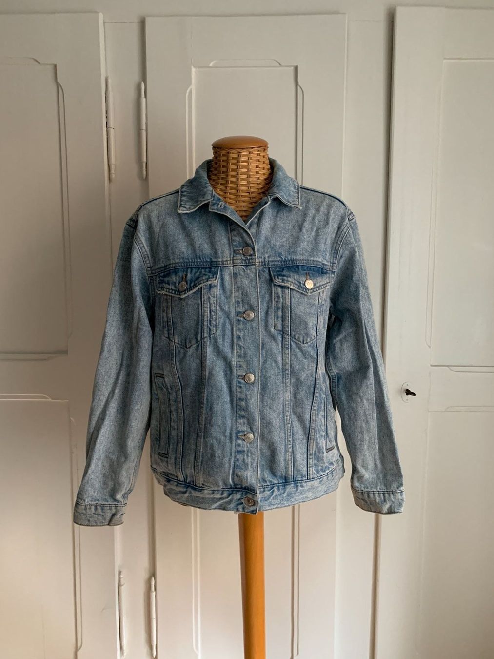 Topshop Giacche: TOPSHOP - Jeansjacke hellblau 38 – Usato da Zürich venduto da Diazaio