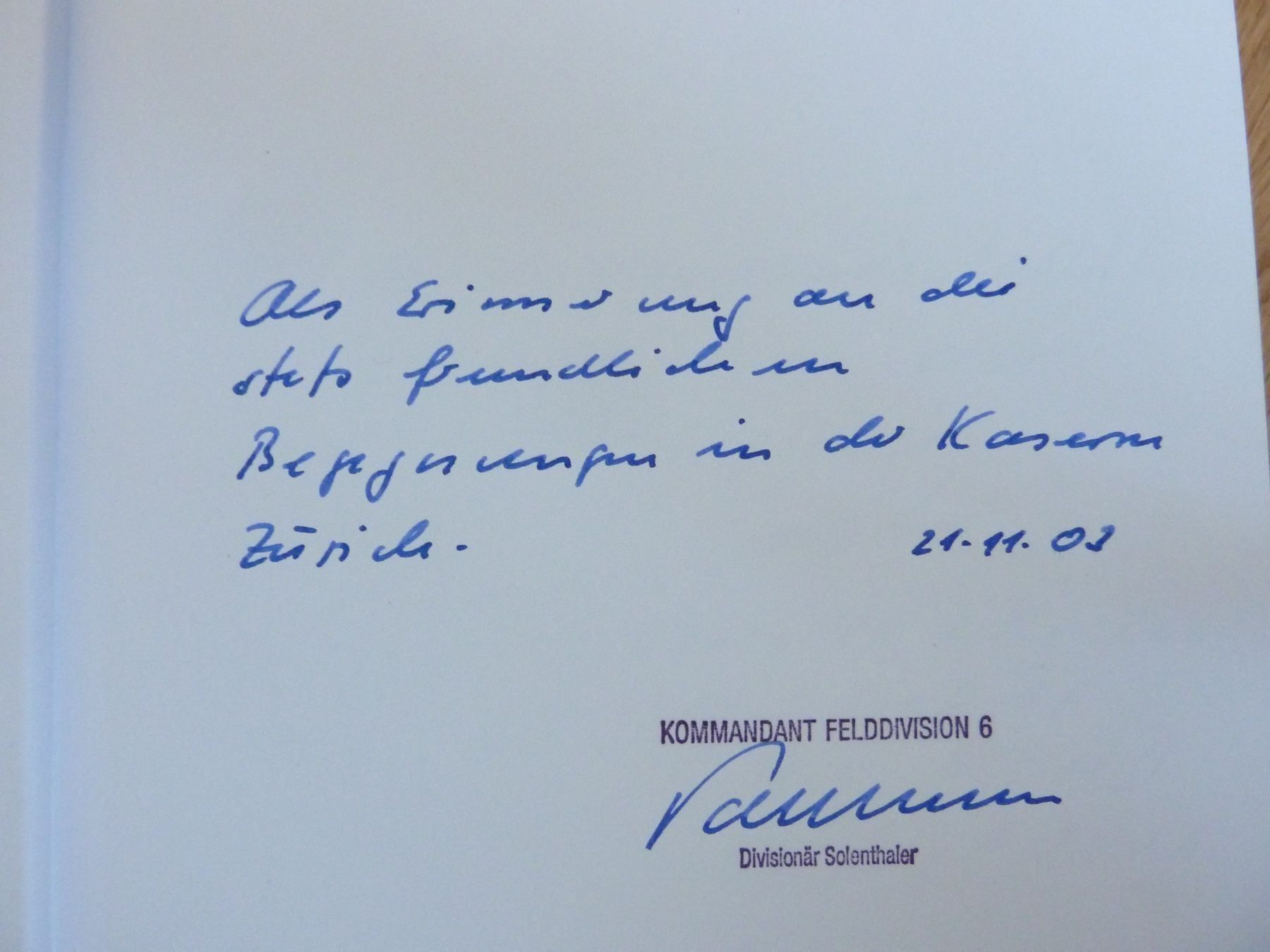 Libri: Schweizer Militär / 2 Bücher mit Messer – Nuovo (secondo la descrizione) da Bassersdorf venduto da regatoli 2