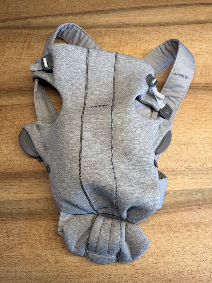 Babybjörn Marsupi portabebè: Babytrage Mini 3D Jersey Light Grey – Usato da Hedingen venduto da Timani.r 2