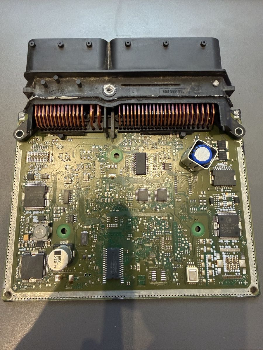 Mercedes-Benz Tutti pezzi di ricambio auto: Mercedes Bosch ECU M272 – Usato da Delemont venduto da nadea70 2