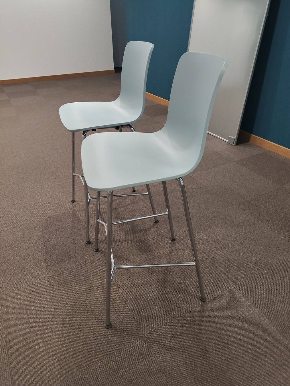Vitra Chaises hautes: Hochstuhl Vitra Hellblau – D'occasion à Bern par kim_5lk8