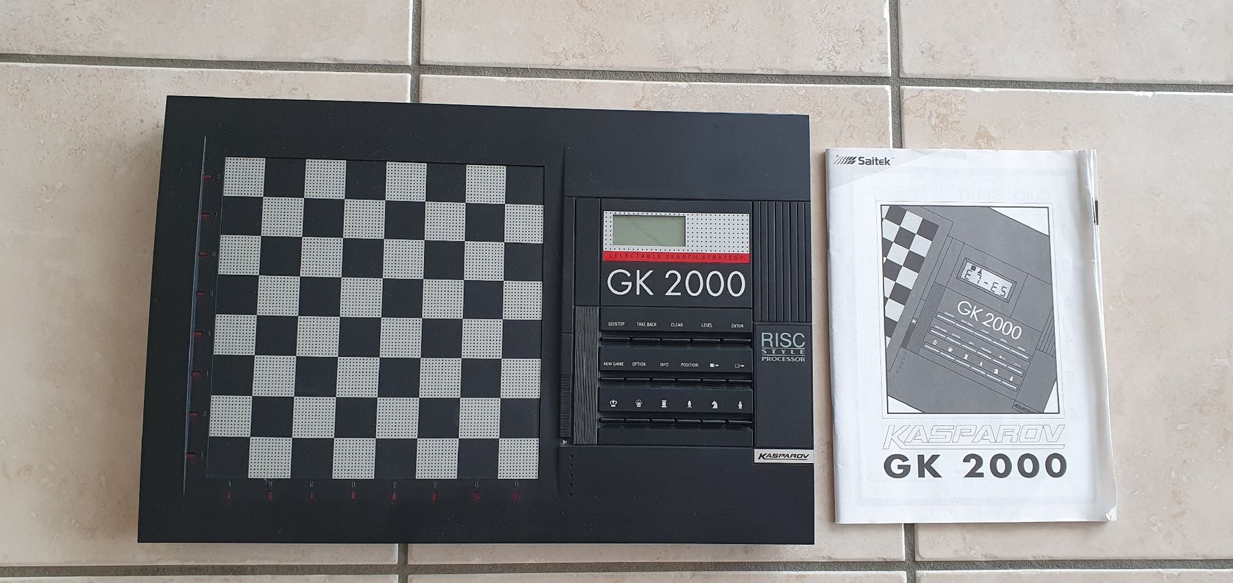 Spiele: Jeu d'échecs électronique GK 2000 Kasparov – Gebraucht aus Moutier von mar_7nrw