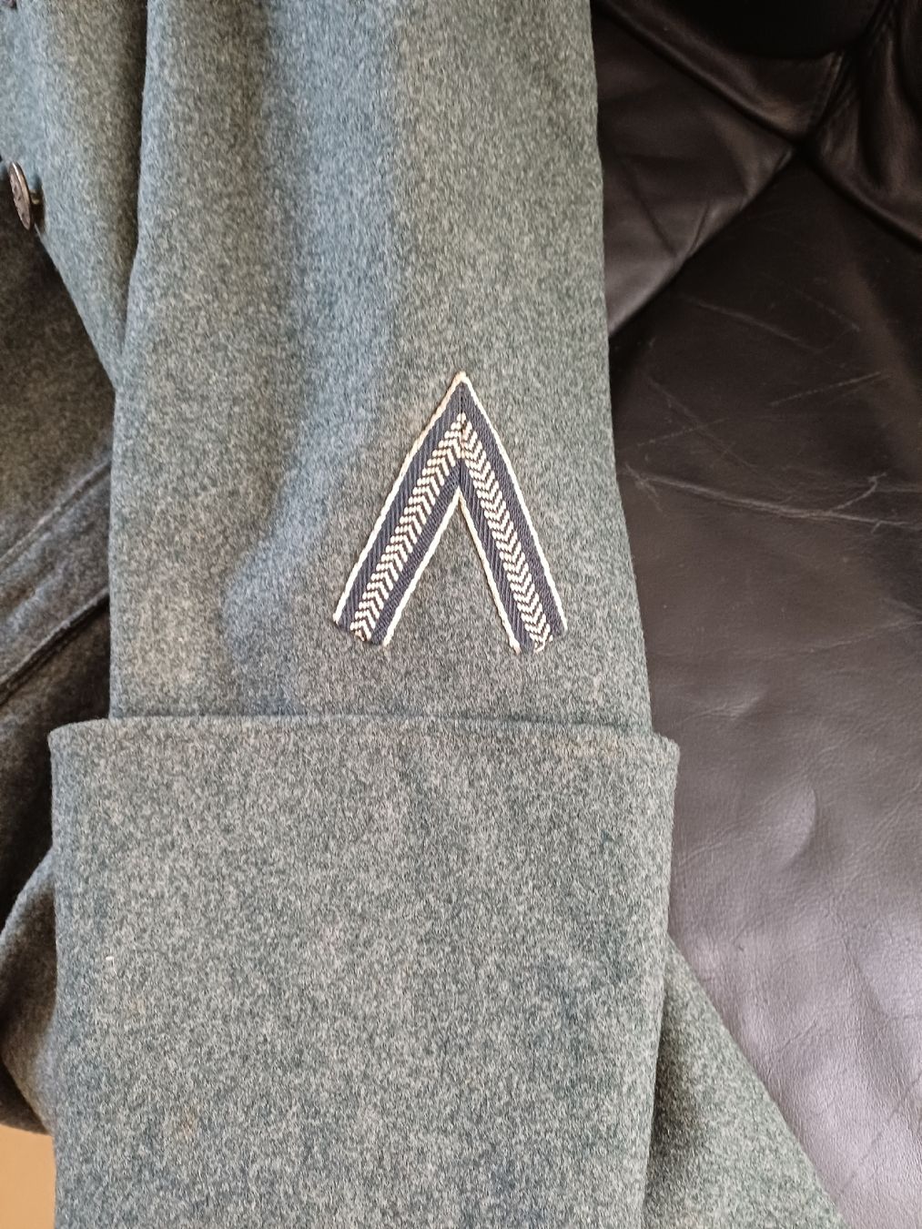Schweizer Armee Uniformi: Schweizer Armeemantel Kaputt 2WK – Usato da Ebersecken venduto da Napf08 7