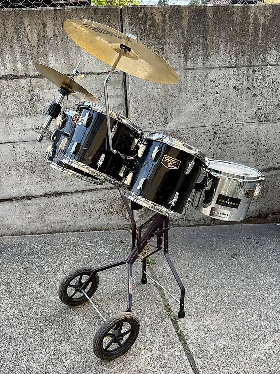 Strumenti musicali: Tom-Schlagzeugwagen – Usato da Niedergösgen venduto da heatking 3