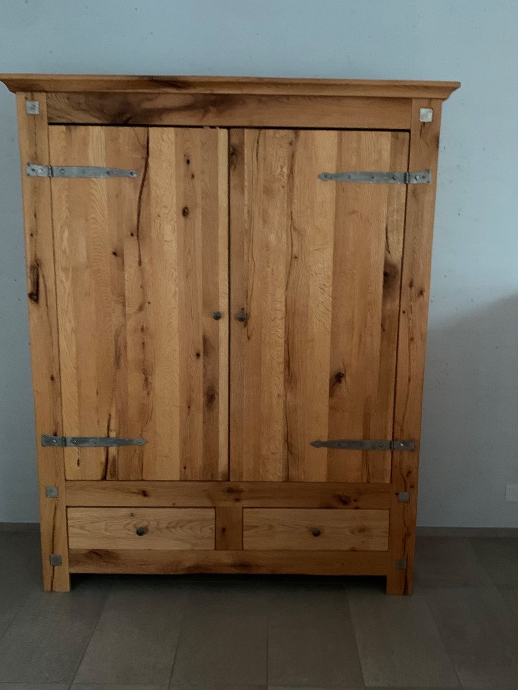 Armadi: Kleider- / Geschirrschrank, Vollholz – Nuovo (secondo la descrizione) da Zizers venduto da Pinguin6062