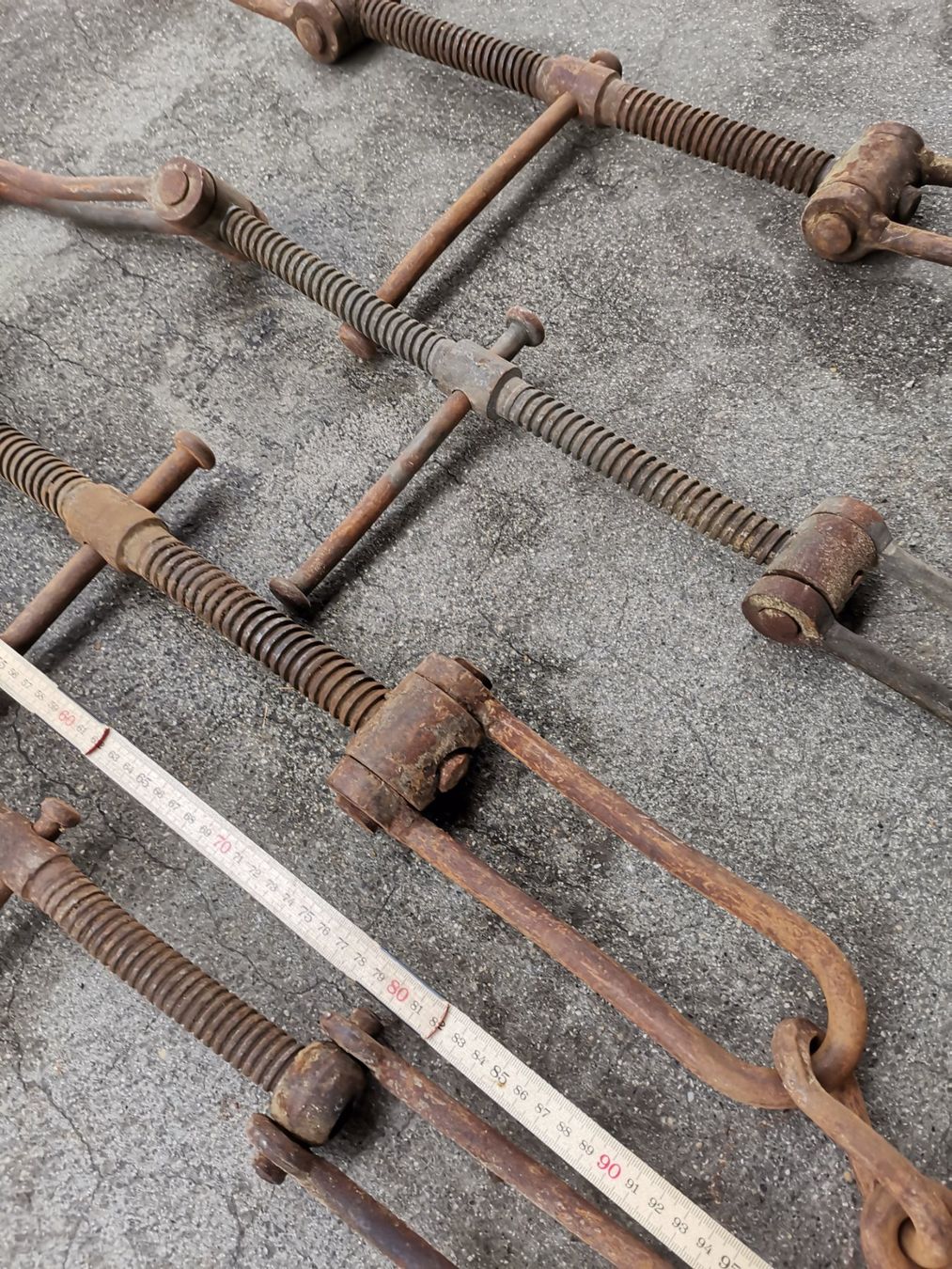 Alle Werkzeuge: Alte Zurrketten Spanner, Kettenspanner, Bundspanner, Spanner – Gebraucht aus Wiedlisbach von materialkreislauf 6
