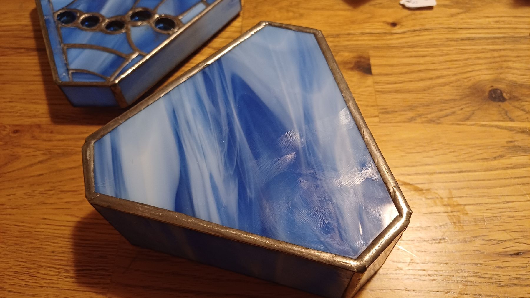 Alle Dekorationen: Schöne Tiffany Dose – Gebraucht aus Flawil von Naphtali 3