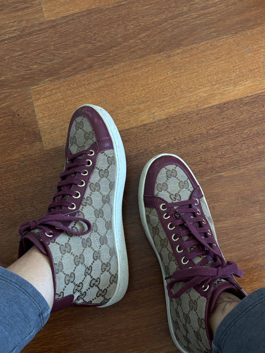 Gucci Scarpe da donna: Gucci High Sneaker - Monogramm Canvas & Bordeaux Leder – Usato da Basel venduto da AnninaD97