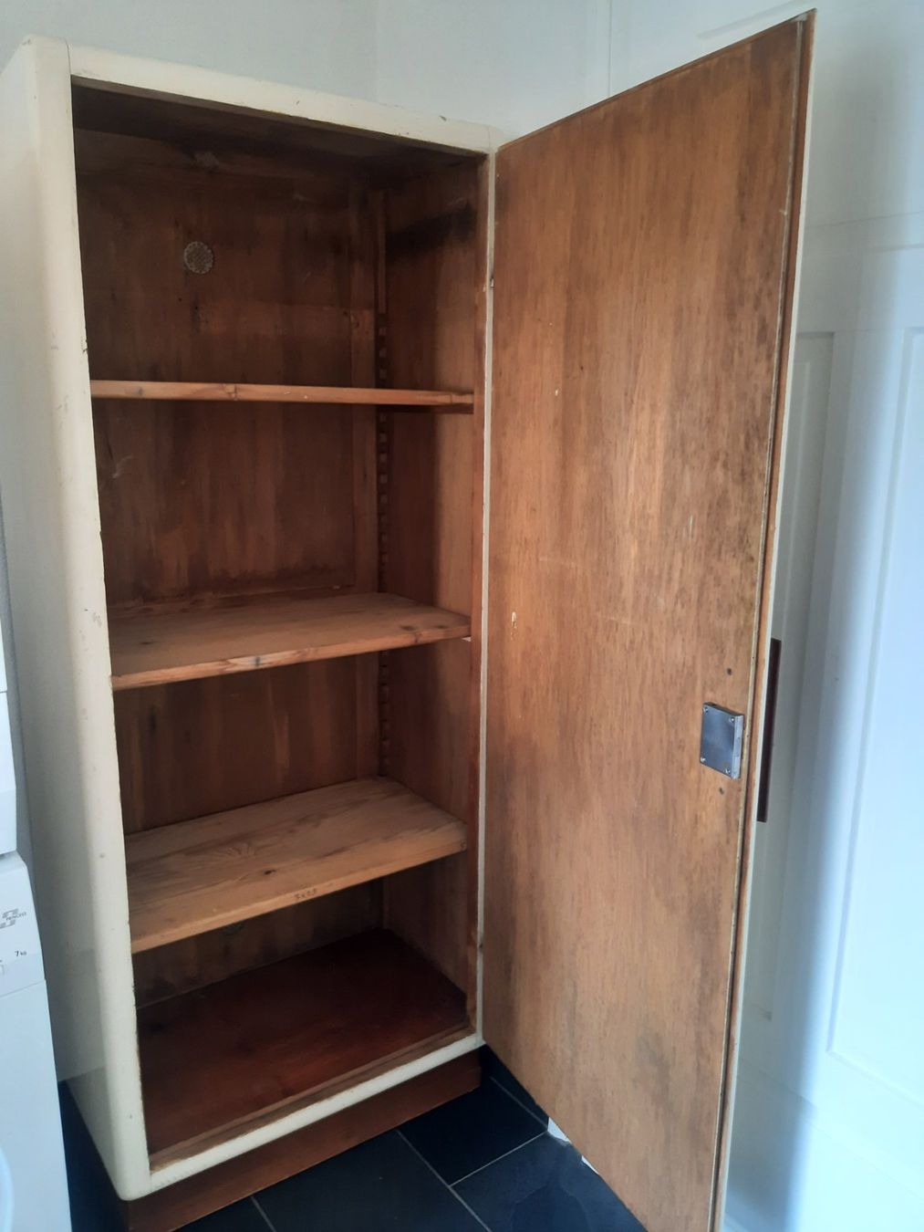 Armadi: Art Deco Küchenschrank – Usato da Arbon venduto da torso444 1