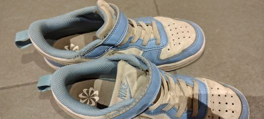 Nike Scarpe per ragazzi: Nike Turnschuhe/Sneaker Gr. 33 – Usato da Oberhofen AG venduto da iitf2020 3