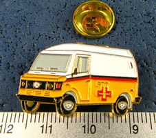 MERCEDS BENZ T207 TRANSPORT BUS AUTO PIN GEPRÄGT