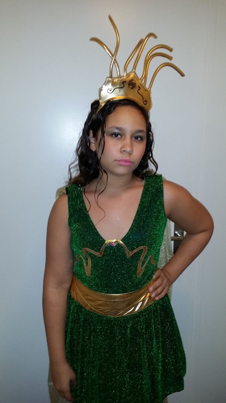 Costumi: Deguisement MEDUSA Taile M – Usato da Murten venduto da ClearingOutMyAttic 3