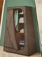 Mottenschrank