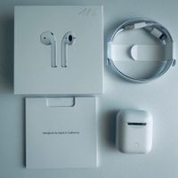 Original Apple AirPods 2 Kopfhörer Wireless Lightning Kabel
