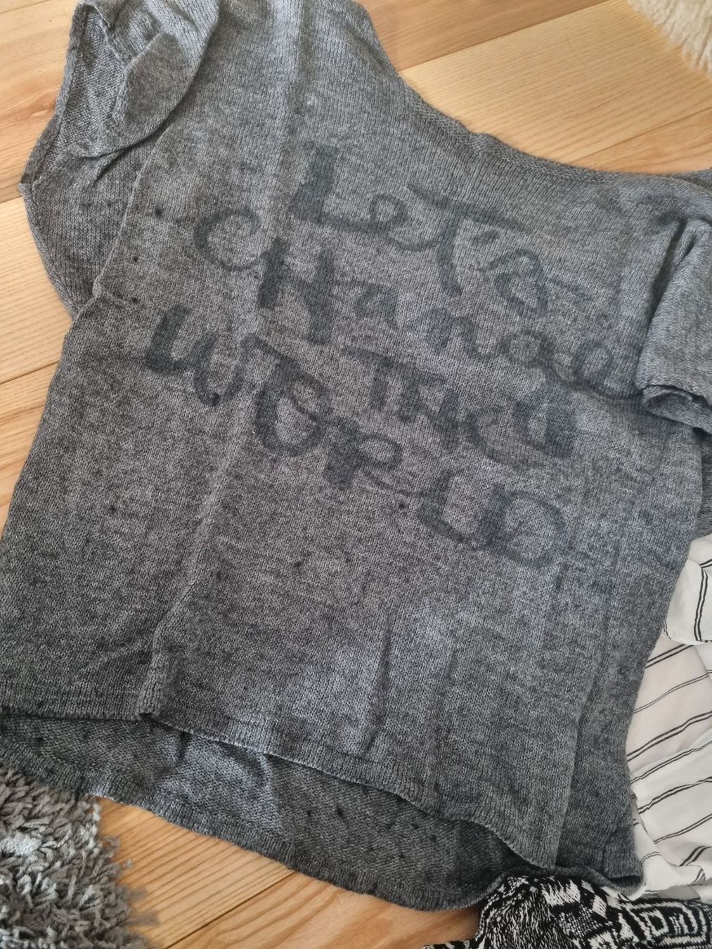 Lotti di vestiti: Kleiderpaket Oberteile Bluse Pulli Jäckli Herbst Winter Boho – Usato da Pratteln venduto da madi1990
