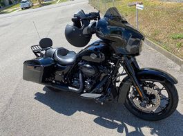 Harley-Davidson Street Glide Special 114 (FLHXS)Viel Zubehör