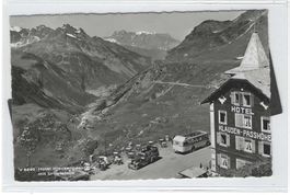 10.7.1956 KLAUSEN+Hotel Klausenpass/offene Cabriolet/belebt