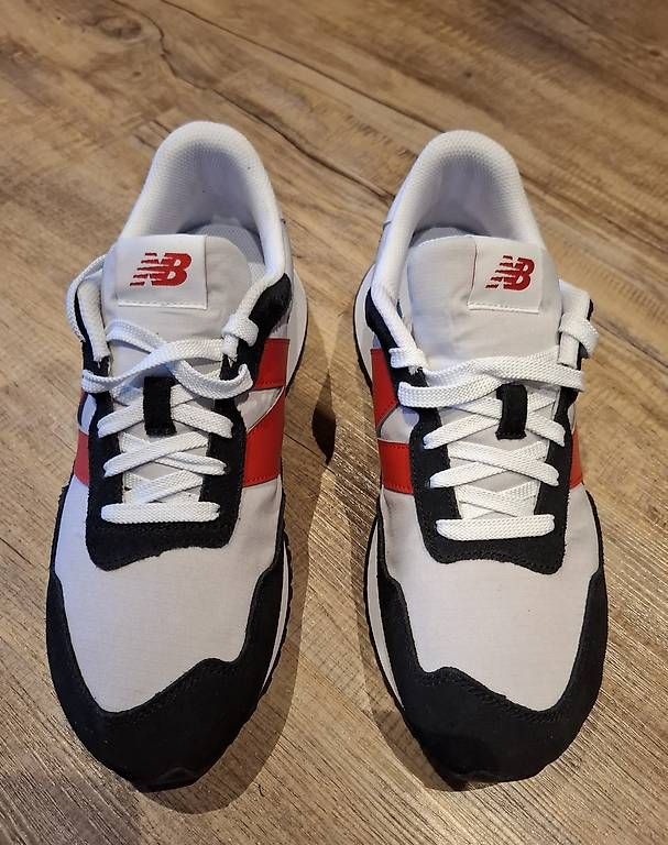 New Balance Chaussures hommes: New Balance 237 – D'occasion à Nax par tripack007