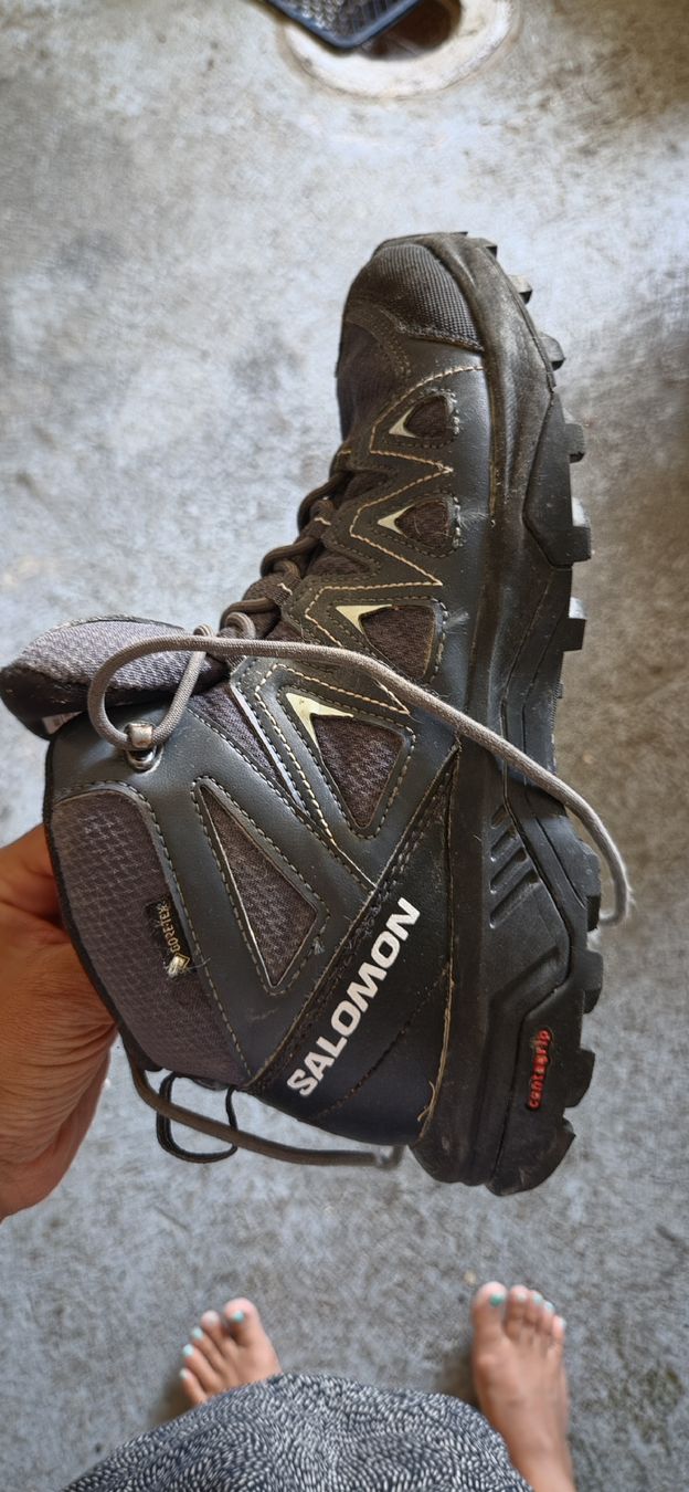 Salomon Chaussures hommes: Salomon Wanderschuhe Gore-Tex Grösse 40 – D'occasion à St.Gallenkappel. par mt23101984 1