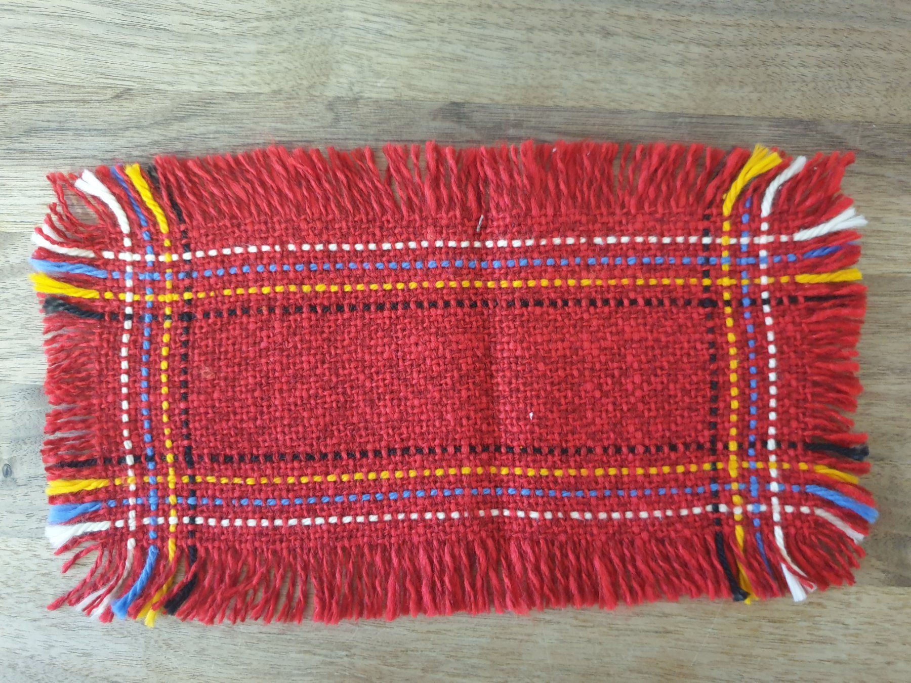 Tutte le decorazioni: gewobenes Deckchen rot bunt 27cm x 16cm – Usato da Malters venduto da burzi