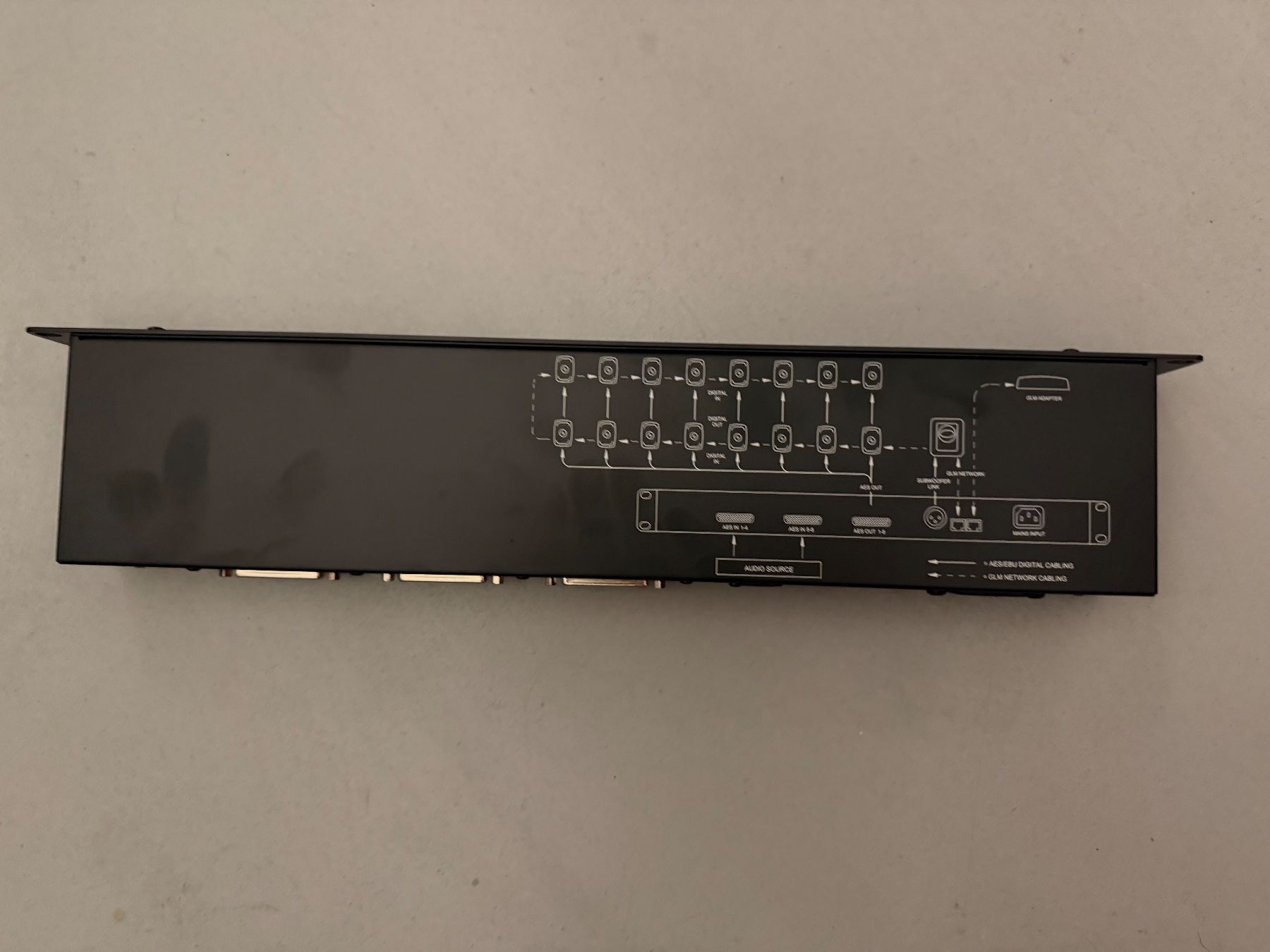 Componenti elettronici: Genelec 9301B AES/EBU Mehrkanal-Interface – Usato da Neuhausen am Rheinfall venduto da stefxyz 2