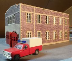 US Feuerwache mit  Einsatzwagen, H0