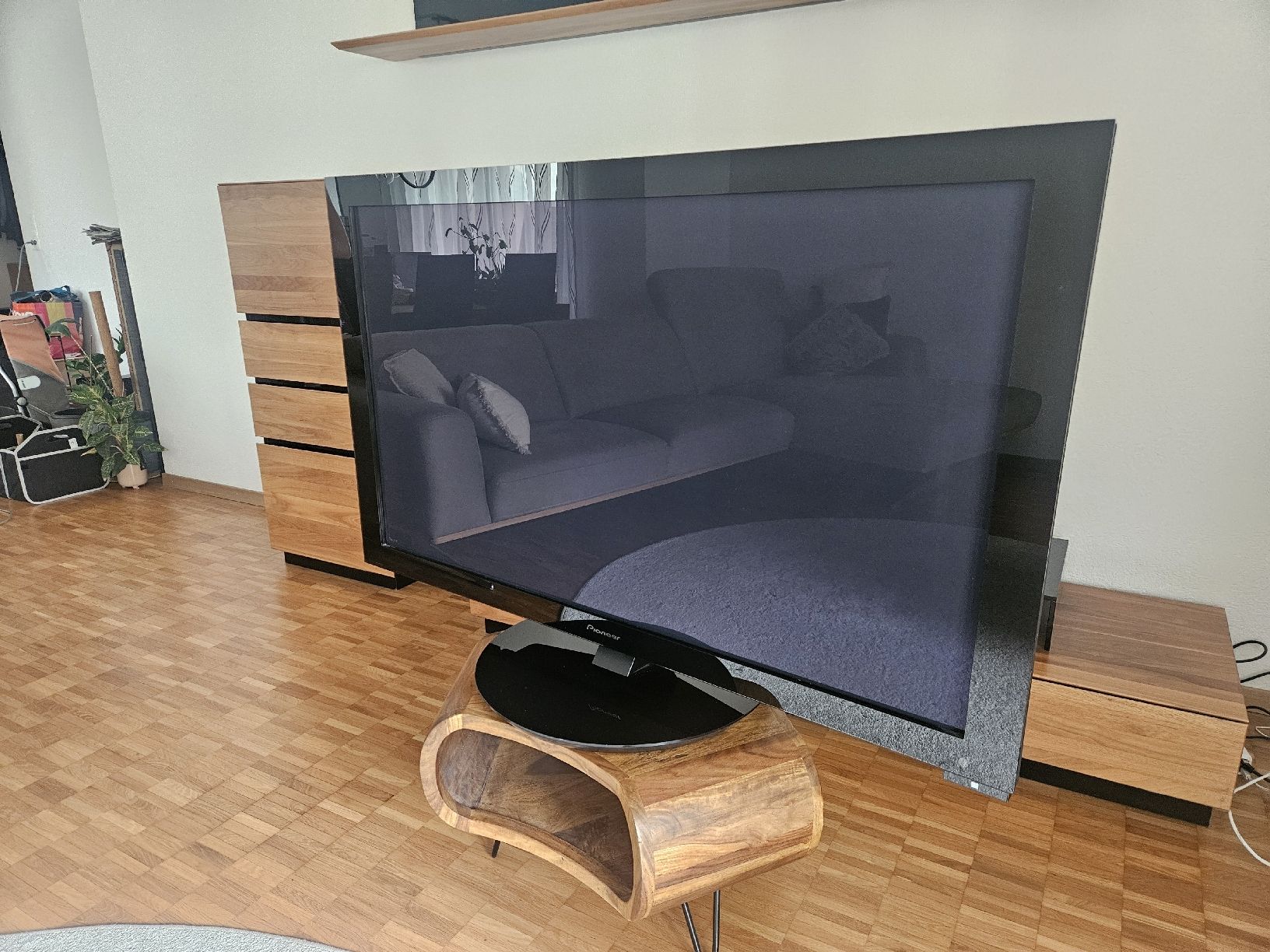 Pioneer Fernseher: Pioneer KRP-500A Flachbildschirmfernseher  – Gebraucht aus Baden von pili1993 1