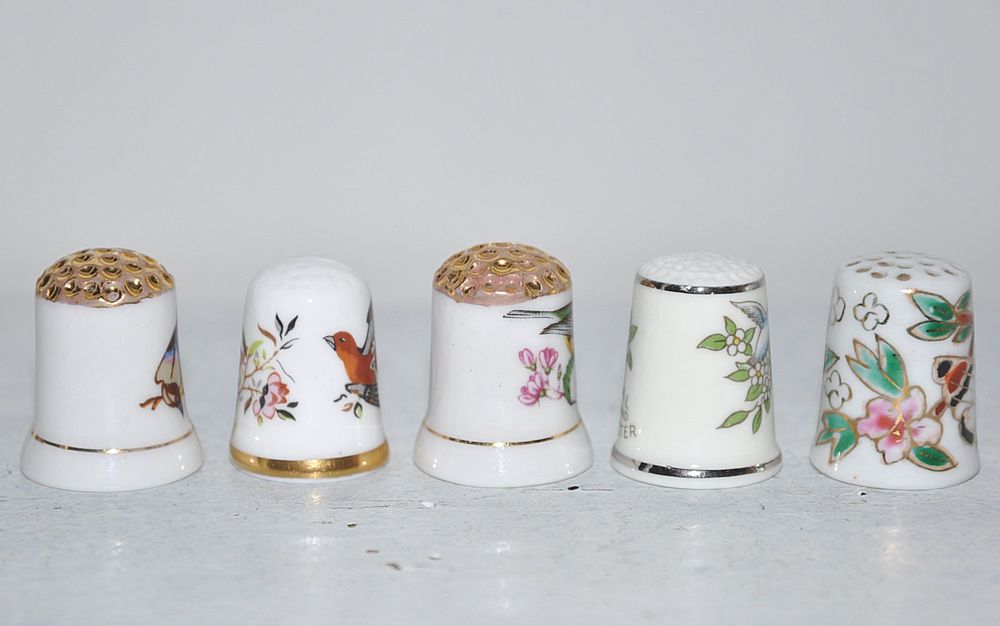 Birchcroft Porzellan Fingerhut Set - 3 Schmetterlinge, Handbemalt Mit 18 Karat Gold