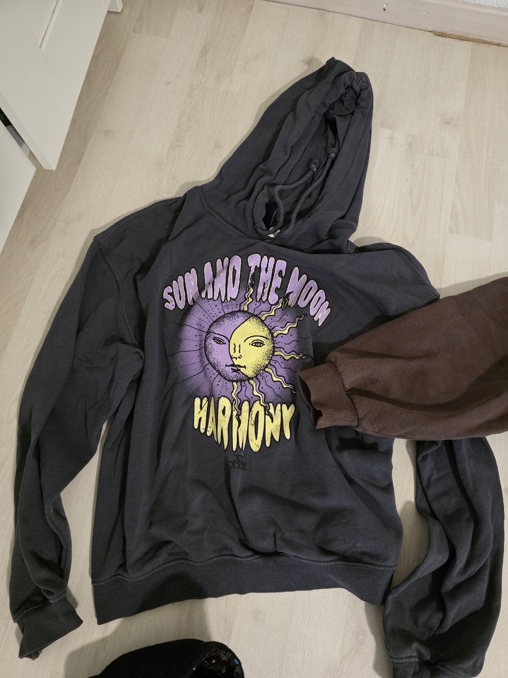 Lotti & Set di vestiti: 4 Mädchen-Hoodies, Gr.S – Usato da Schöftland venduto da Aktion56 5