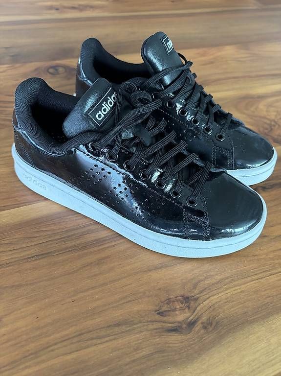 Chaussures femmes: Sneaker dunkel 36 – D'occasion à Widnau par agogos 2