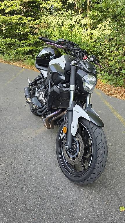Route: Yamaha MT07 débridée ABS expertisée 2017 – D'occasion à Renens VD par Auktionhaus 2