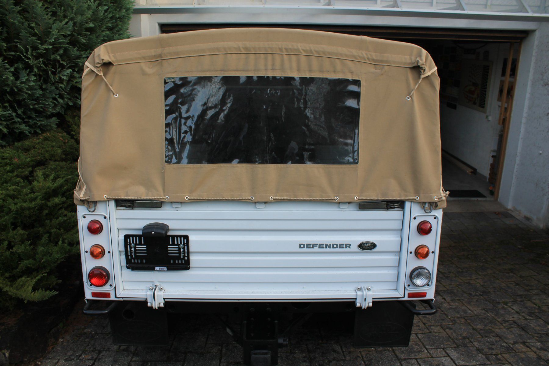 Tutti i ricambio: Land Rover Defender130  Brücke mit Verdeck – Usato da Gundetswil venduto da Leviala2 1