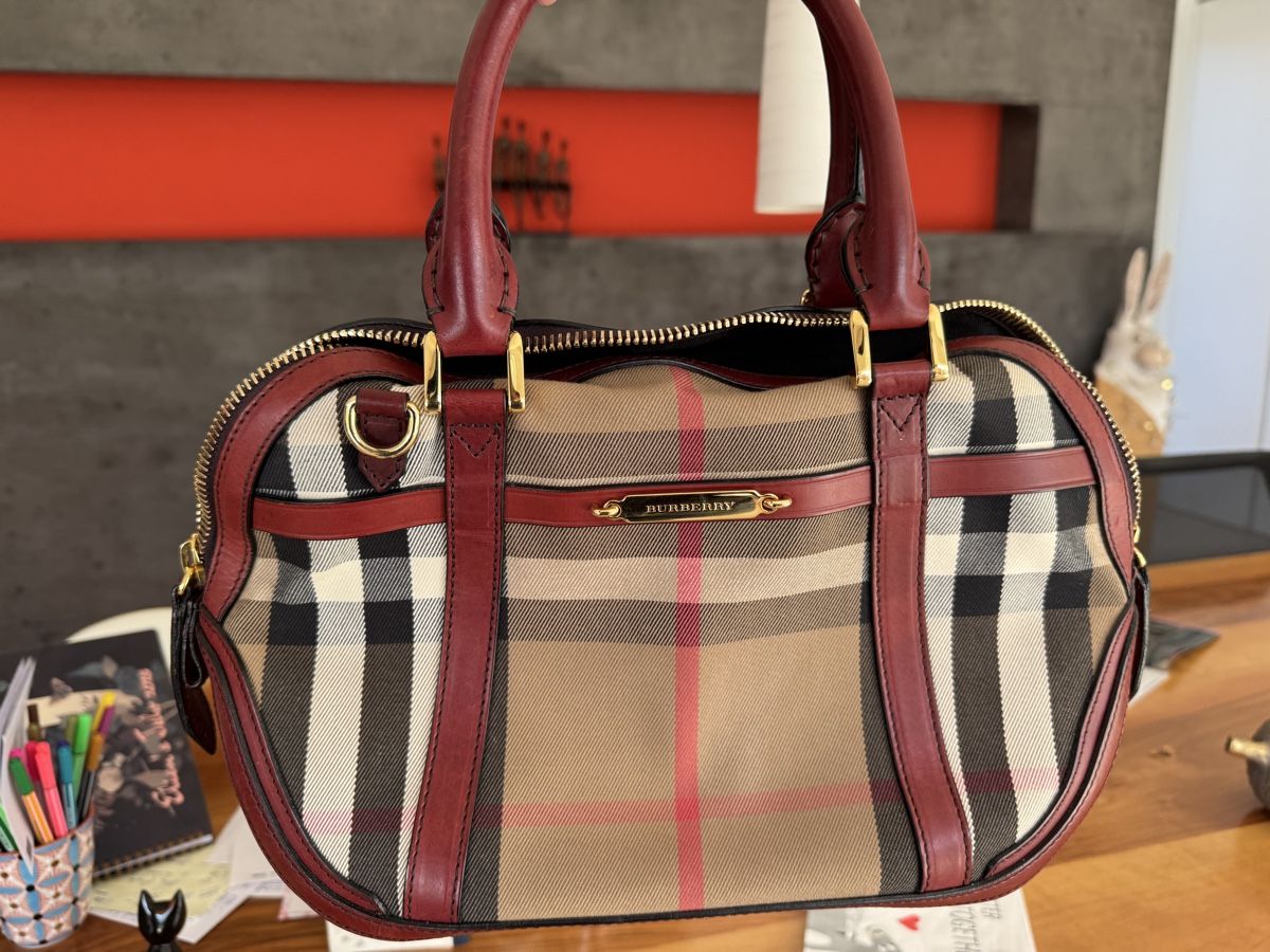 Burberry Borse da donna: Burberry Handtasche Check canvas top zustsnd – Usato da Gipf-Oberfrick venduto da Iberico 7