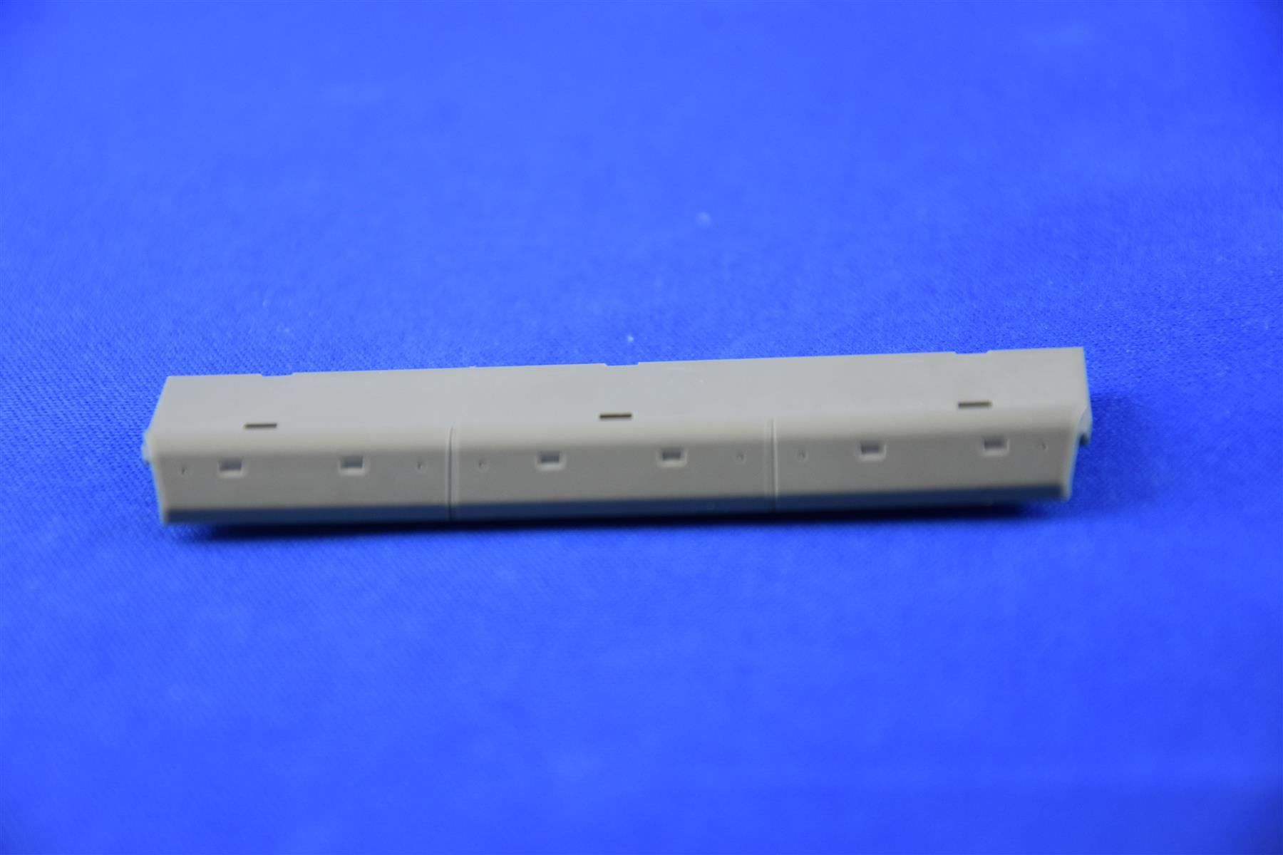 Märklin Accessori: Märklin E558850 Schürzenverkleidung – Usato da Künten venduto da Arktisde 1