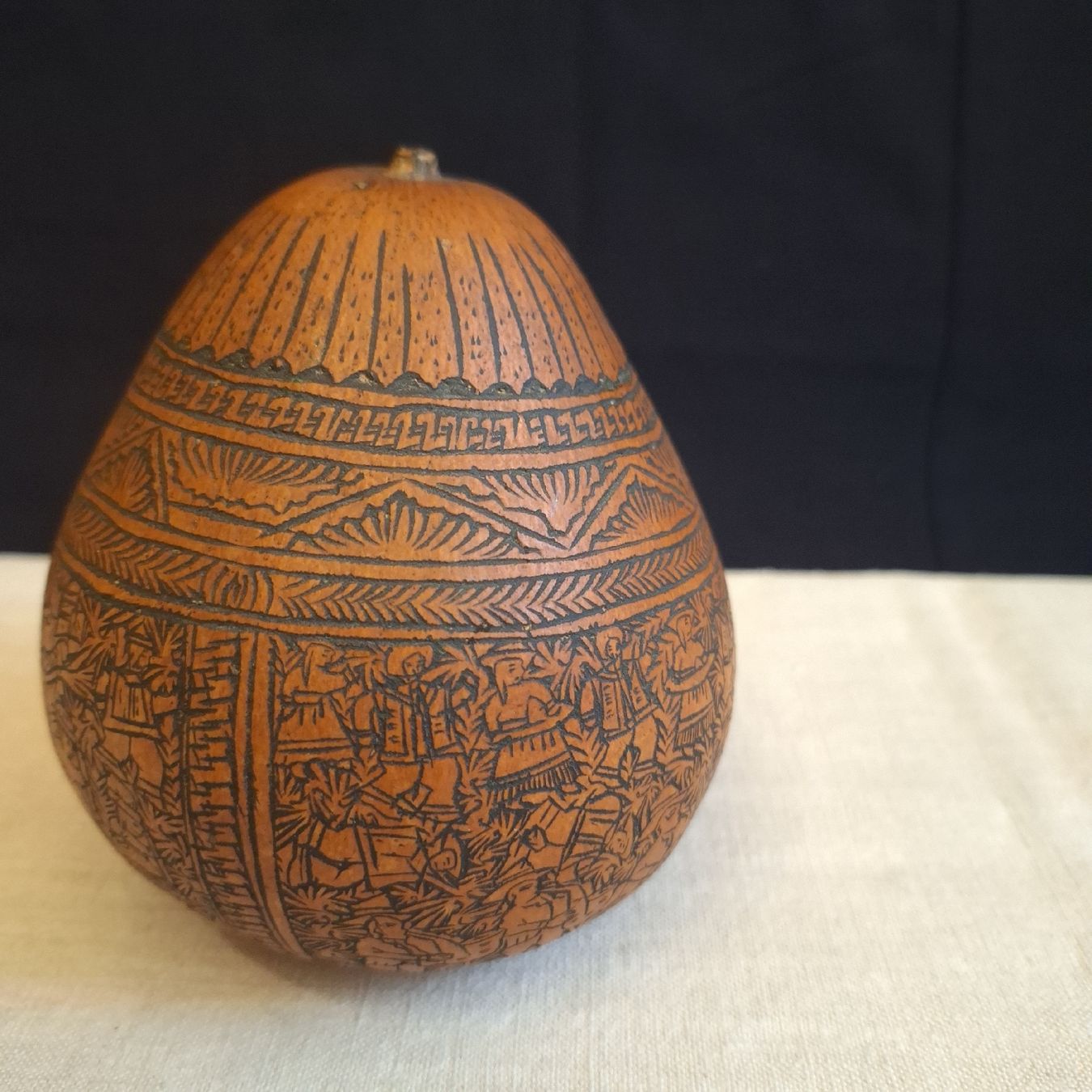 Alle Dekorationen: Versand möglich! Kunstvoll geritzte Kalebasse, Kürbis – Gebraucht aus Winterthur von Goldpipau 4