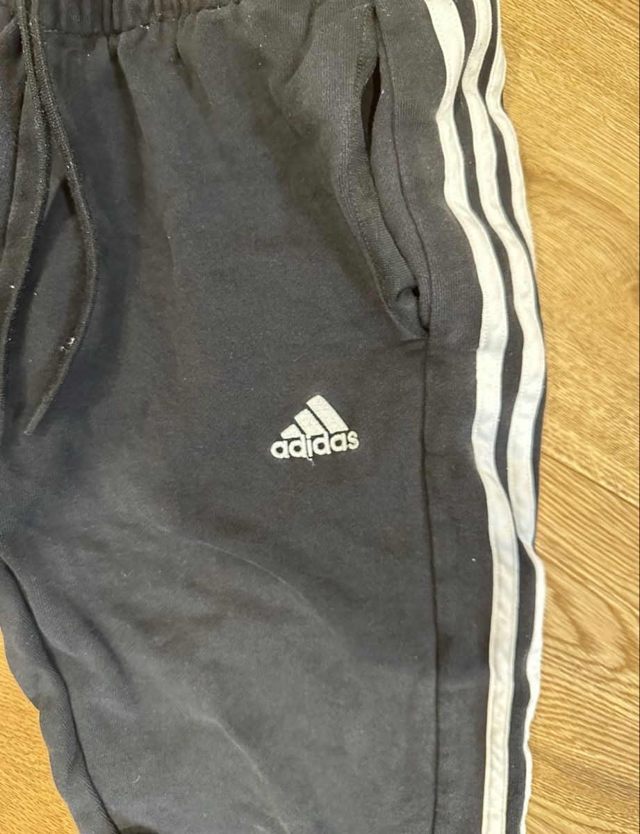 Adidas Pantaloni: Adidas Trainingshose schwarz Grösse M gebraucht – Usato da Bern venduto da Klaas06 2