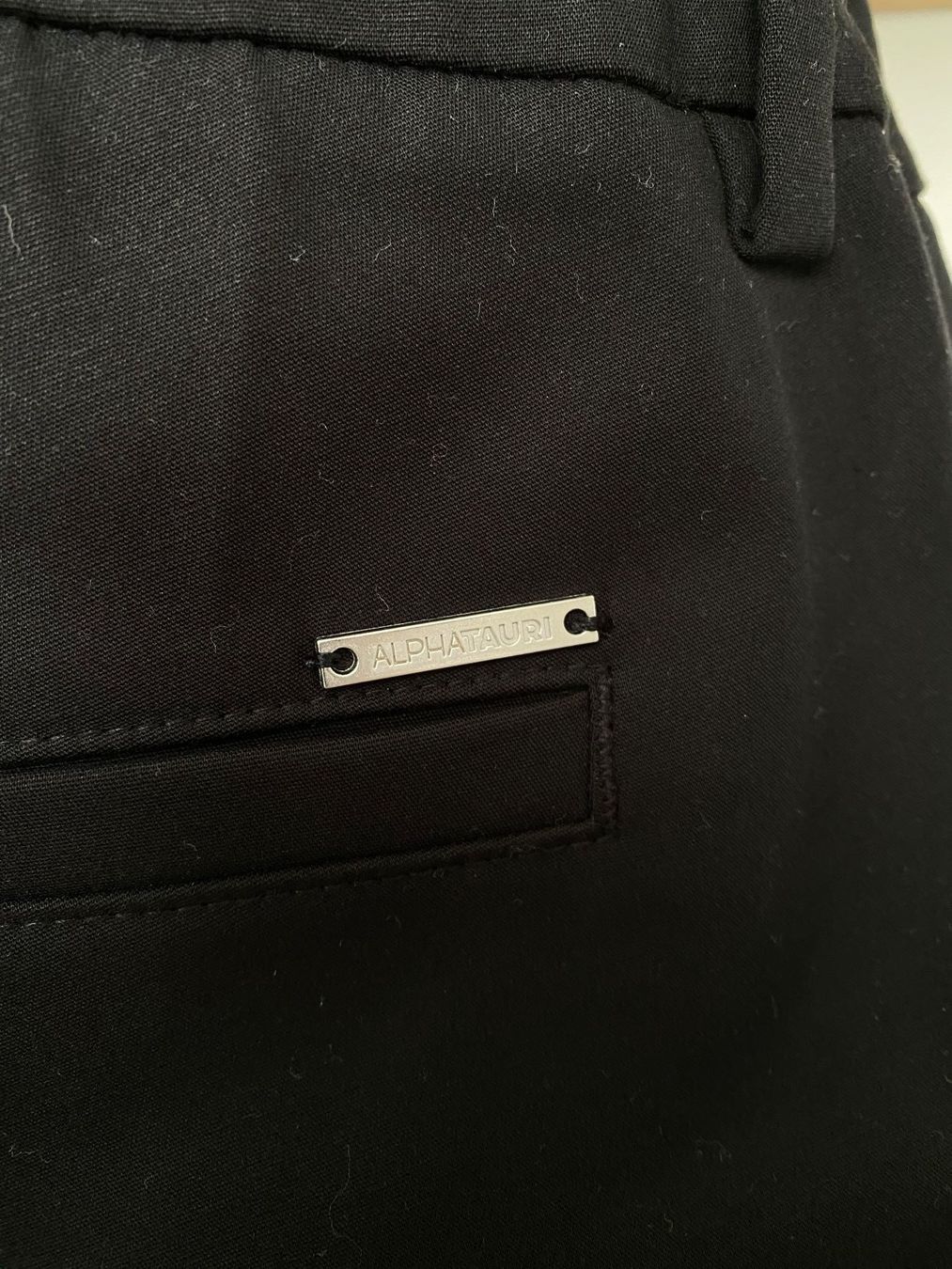 Pantaloni: Alphatauri Pants – Nuovo (secondo la descrizione) da Biel/Bienne venduto da Sommer_17 2
