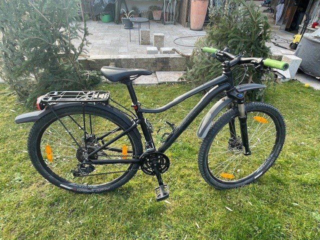 Specialized Velos: Damen Mountainbike Specialized Jynx Grösse M – Gebraucht aus Aesch LU von