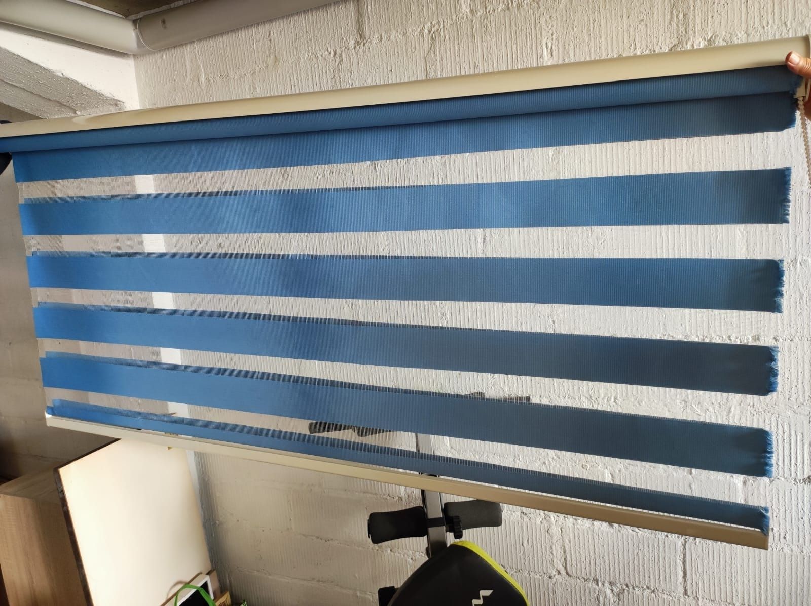 Vorhänge: Zebra-Rollo / Doppelrollo Blau – Gebraucht aus Rorschach von zin_bxr7