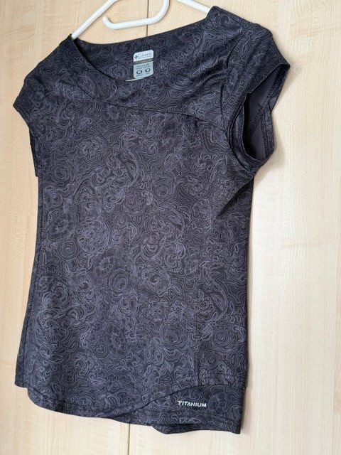 Columbia T-Shirts: Columbia Tshirt leicht glänzend  XS / 36 – Gebraucht aus Jona von Cleo125