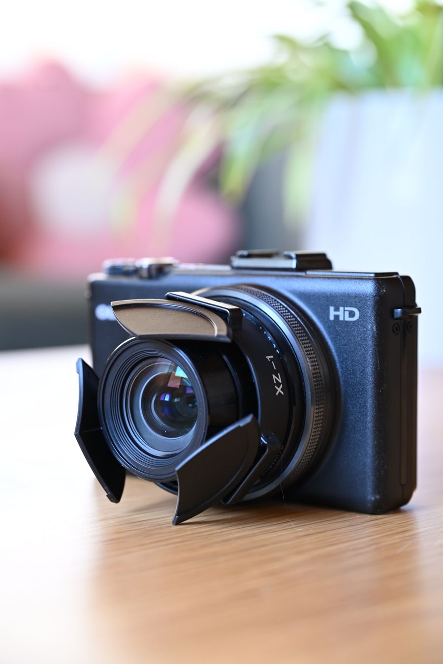 Olympus Kamera: Olympus XZ-1 – Gebraucht aus Flanthey von North_altitude 9