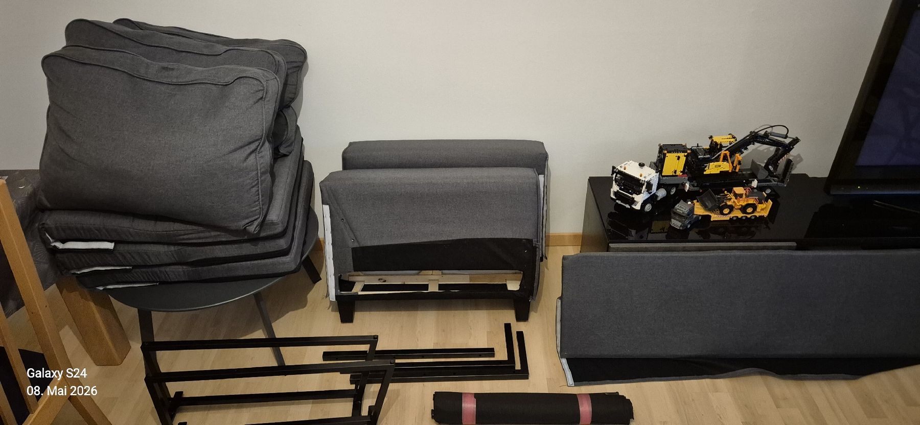 Divani: Schönes graues Sofa mit Ottomane  – Usato da Ibach venduto da Cynt123 1