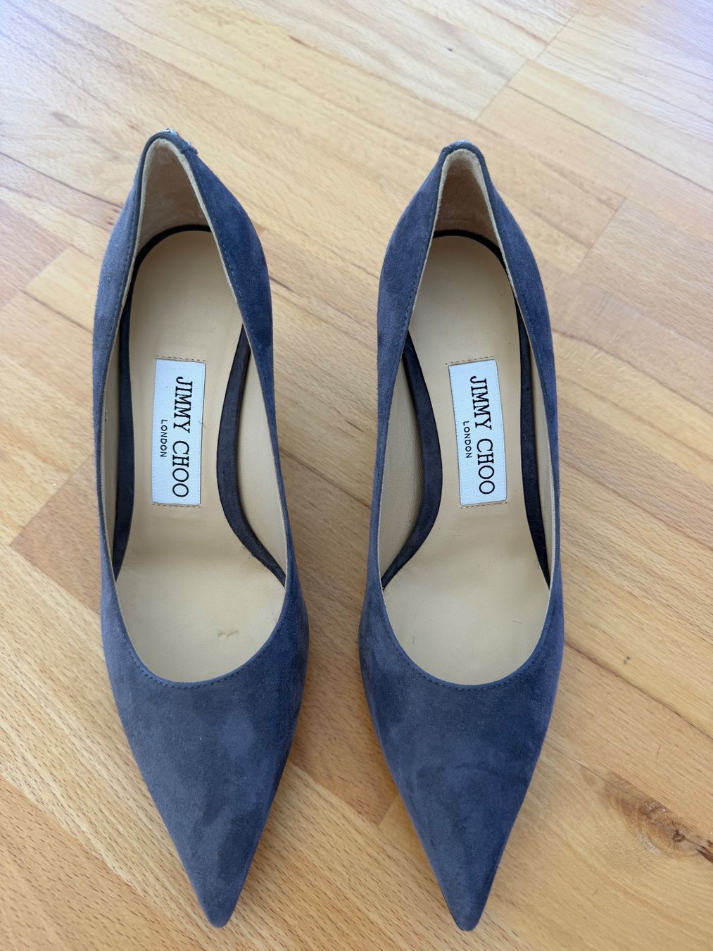 Jimmy Choo Scarpe da donna: Jimmy Choo Taupe – Usato da Lachen SZ venduto da Mavi8808