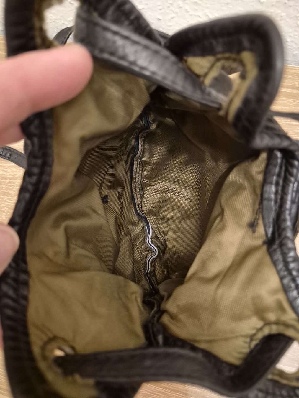 Borse da donna: Vintage Ledertasche, schwarz, klein. – Usato da Bern venduto da Rou_rsz5 2